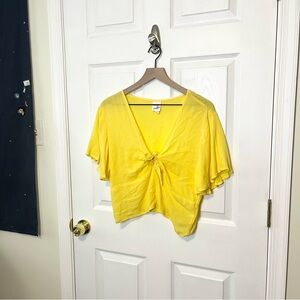 ✧･ﾟyellow twist top